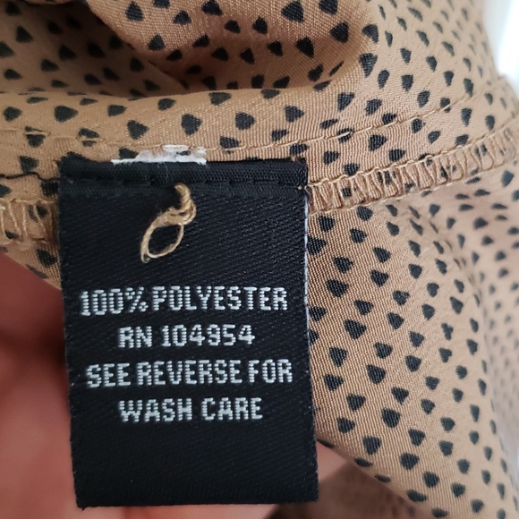 Tan Button down with Heart Pattern - Picture 4 of 5